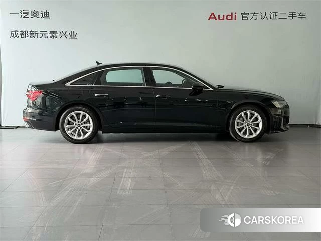 Audi A6L 2022 Черный из Китая