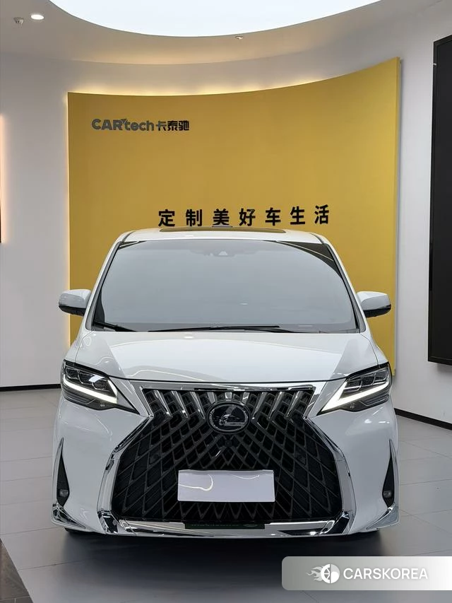Lexus LM 2022 Белый из Китая