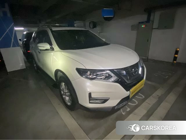 Nissan Qijun 2021 Белый из Китая