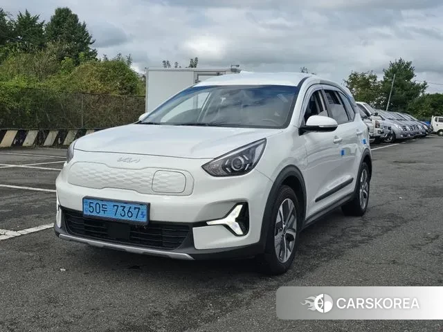Kia Niro Plus 2022 Белый из Кореи