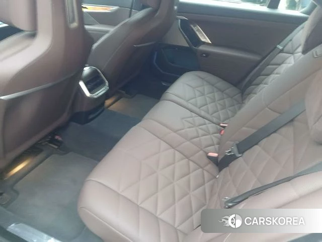 BMW 7 series 2024 Темно-серый из Китая