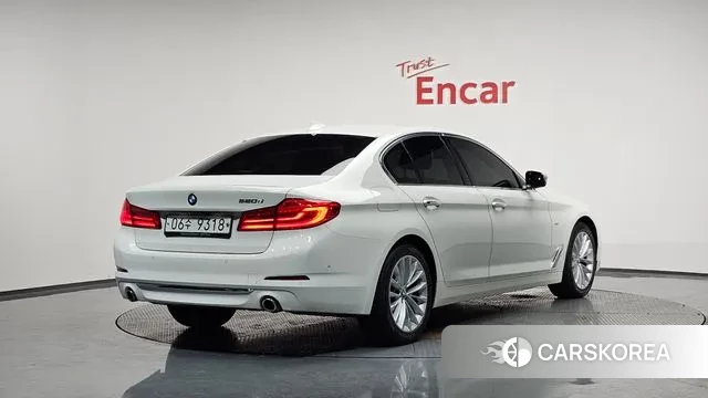 BMW 5 Series (G30) 2018 Белый из Кореи
