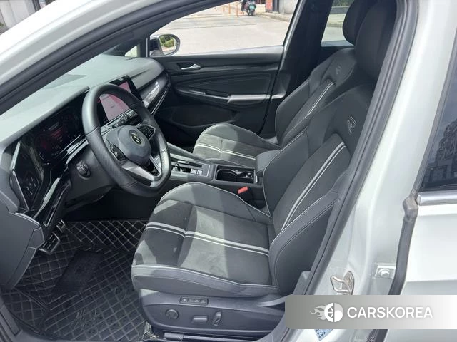 Volkswagen Golf 2021 Белый из Китая