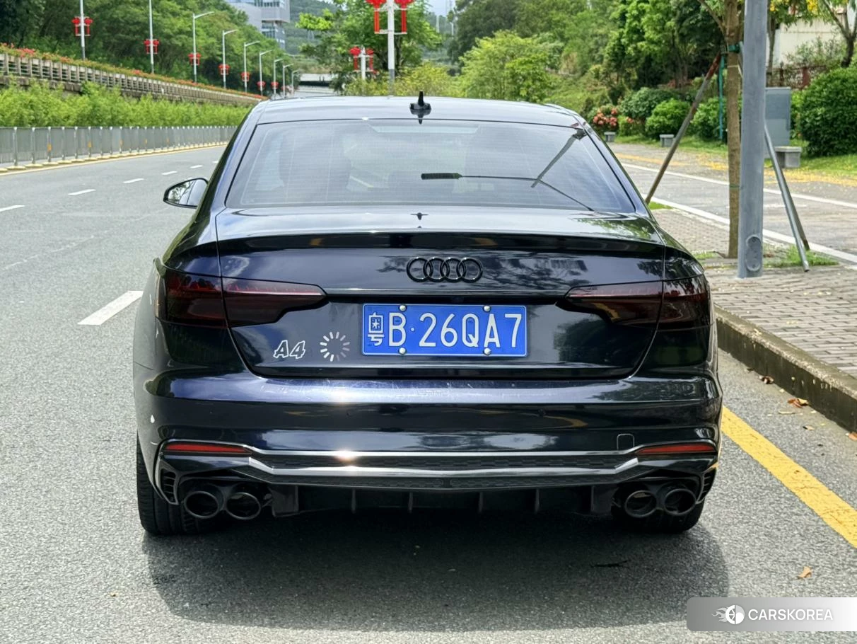 Audi A4L 2020 Черный из Китая