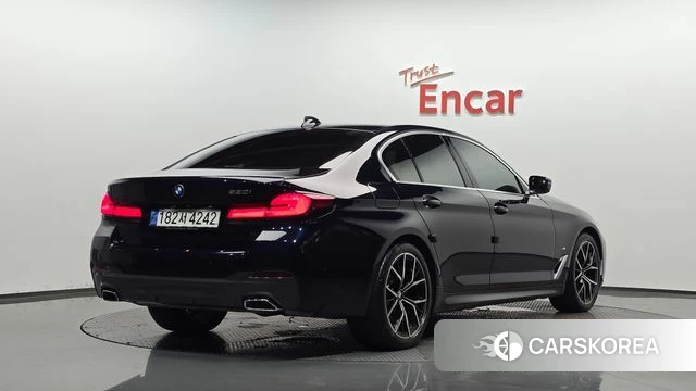 BMW 5 Series (G30) 2022 Черный из Кореи