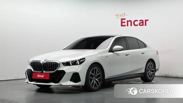 BMW 5 Series (G60) 2025 Белый из Кореи