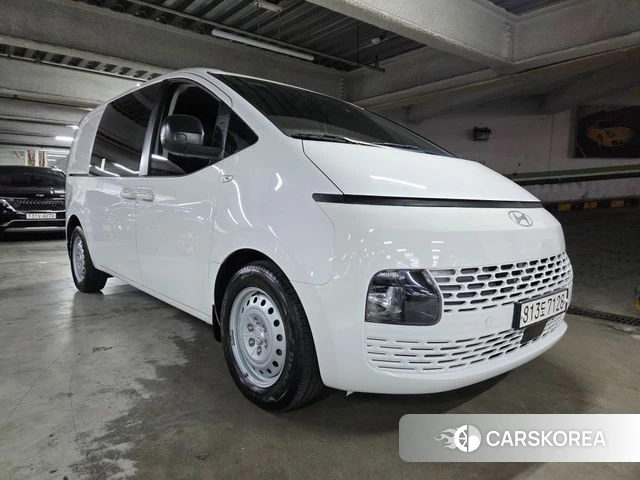 Hyundai Staria 2023 Белый из Кореи