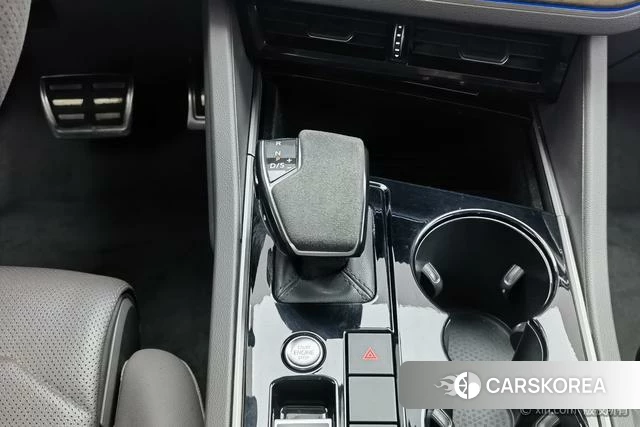 Volkswagen Touareg 2019 Темно-серый из Китая