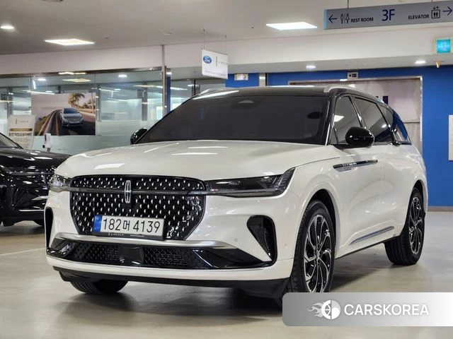 Lincoln Nautilus 2nd Generation 2023 Белый из Кореи