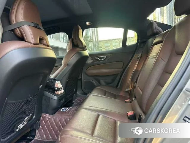 Volvo S60 2020 Серебристо-серый из Китая