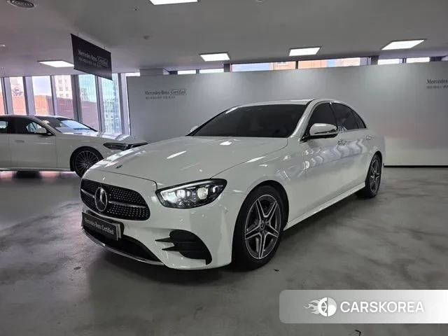 Mercedes-Benz E-Class W213 2022 Белый из Кореи