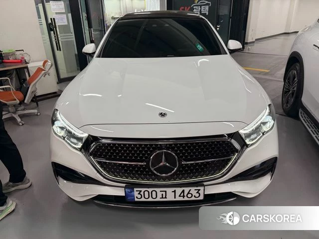 Mercedes-Benz E-Class W214 2024 Белый из Кореи