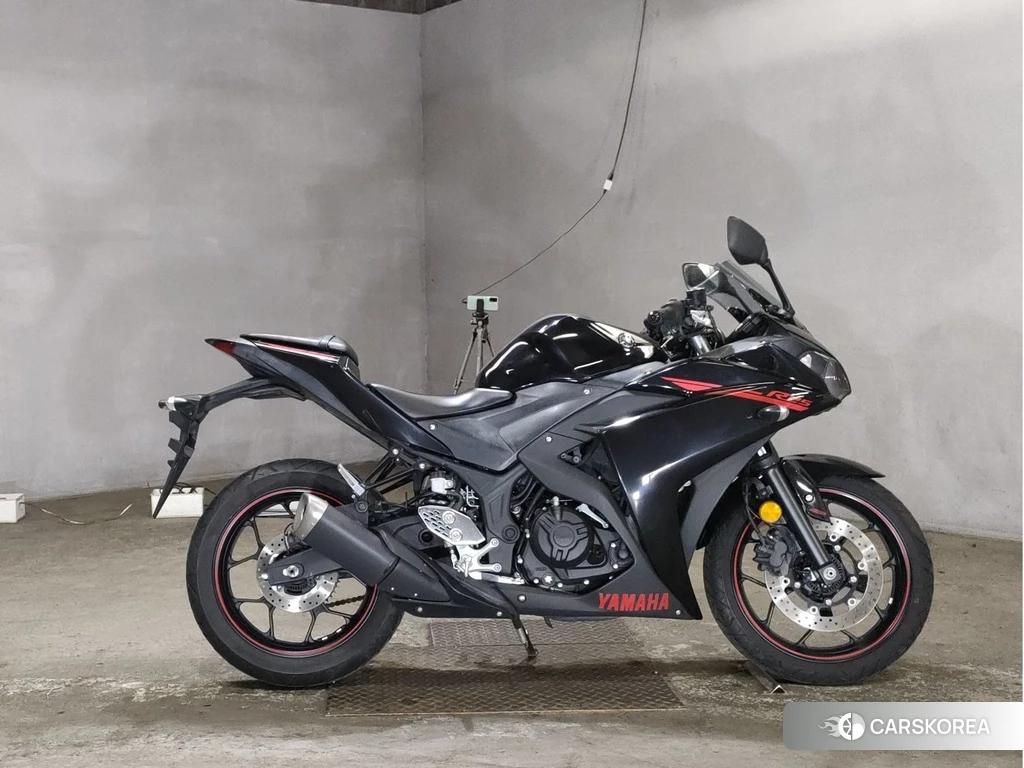 Проданный Yamaha YZF-R25 2015 из Японии