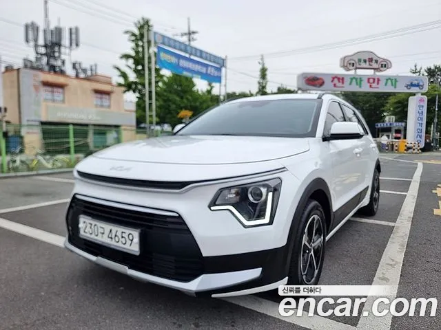 Kia Di Ol Nu Niro 2022 Белый из Кореи