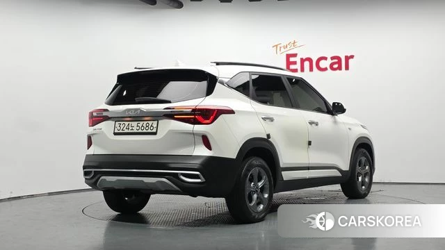 Kia Seltos 2022 Белый из Кореи