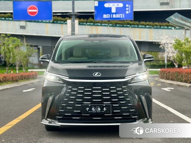 Lexus LM 2024 Черный из Китая