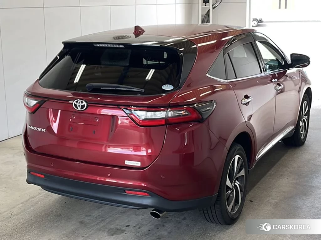 Toyota Harrier 2018 из Японии