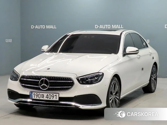 Mercedes-Benz E-Class W213 2021 Белый из Кореи