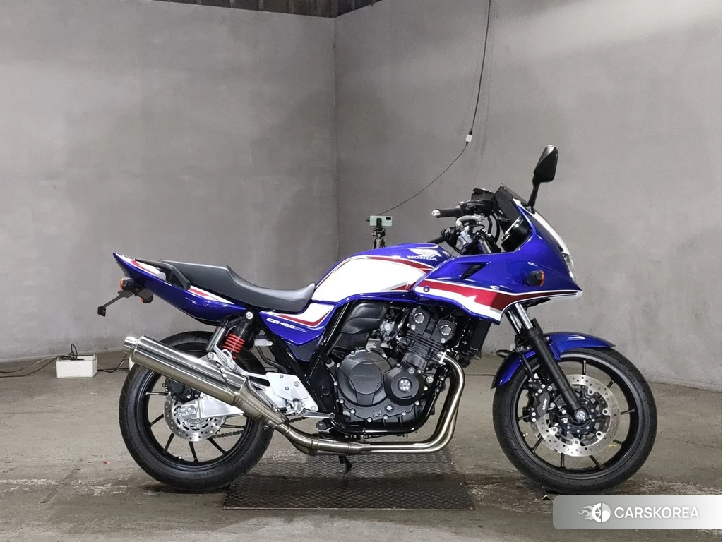 Проданный Honda CB400SF BOLDOR 2019 из Японии, фото 2