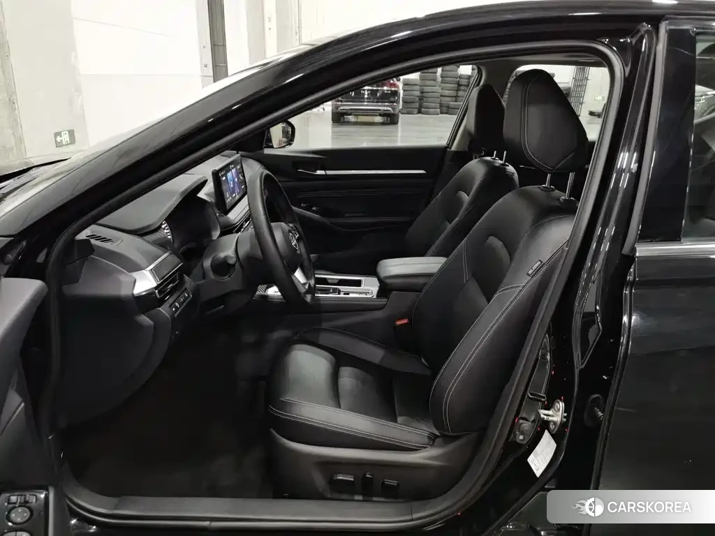 Nissan Altima 2024 Черный из Китая