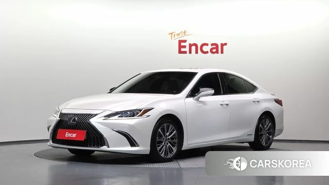 Lexus ES300h 7th generation 2020 Белый из Кореи