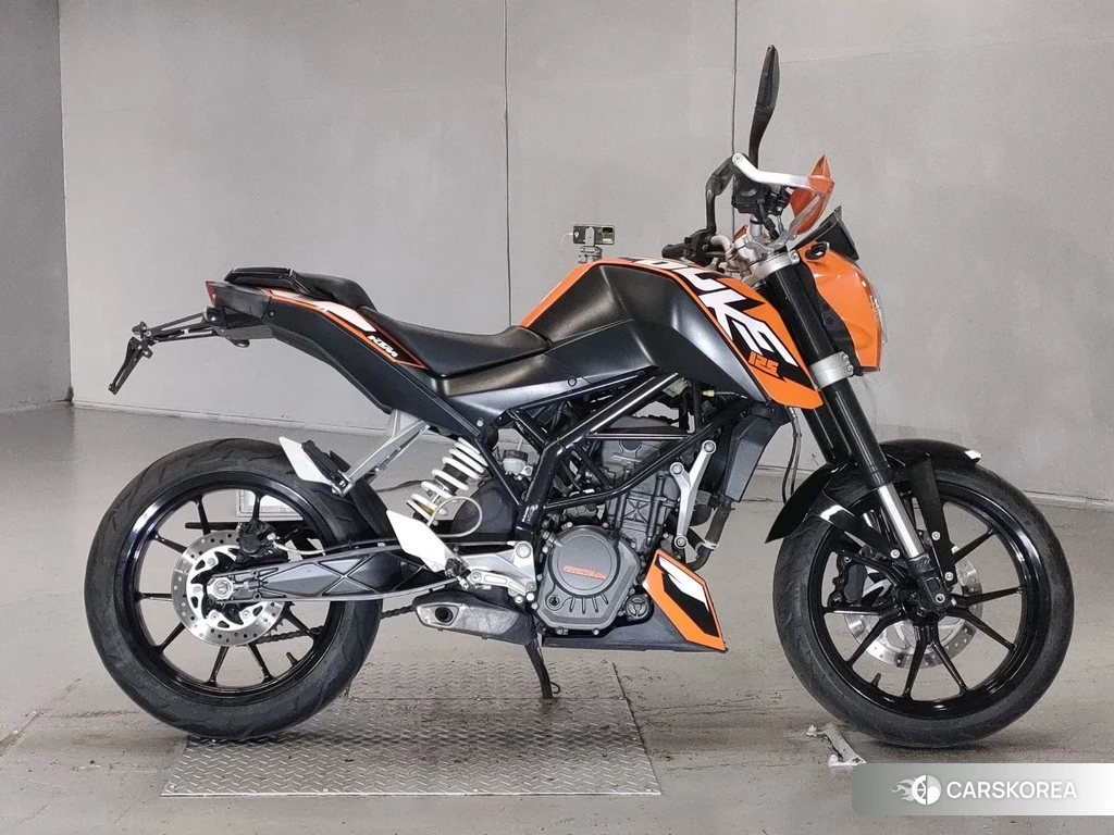 Проданный KTM 125 DUKE 2011 из Японии, фото 2
