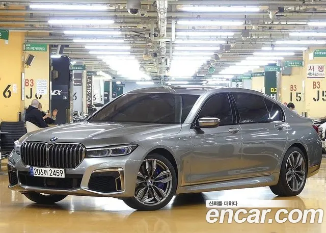 BMW 7 Series (G11) 2022 Серебристо-серый из Кореи