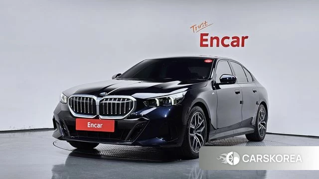 BMW 5 Series (G60) 2023 Черный из Кореи
