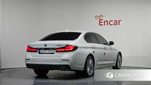 BMW 5 Series (G30) 2023 Белый из Кореи
