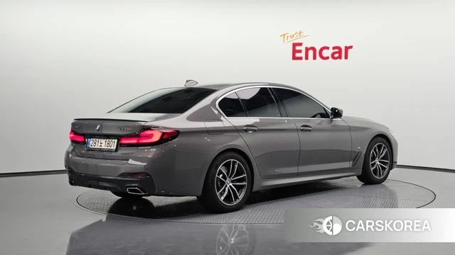 BMW 5 Series (G30) 2020 Серебристо-серый из Кореи