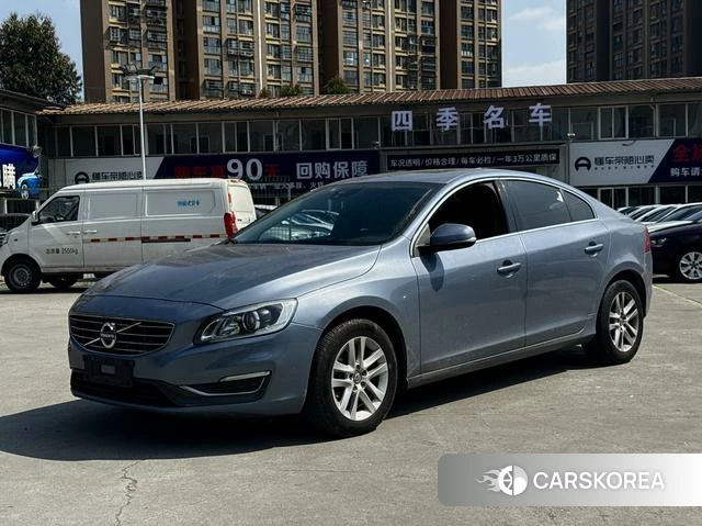 Volvo S60 2018 Синий из Китая