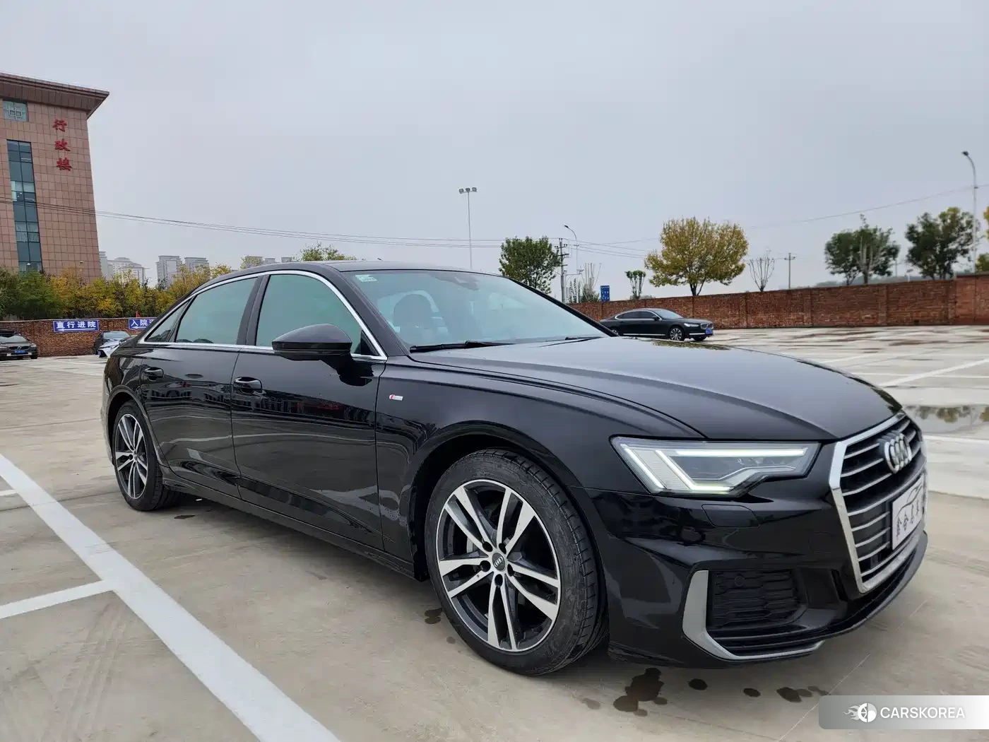 Audi A6L 2019 Черный из Китая