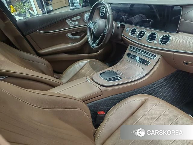 Mercedes-Benz E-class 2022 Черный из Китая