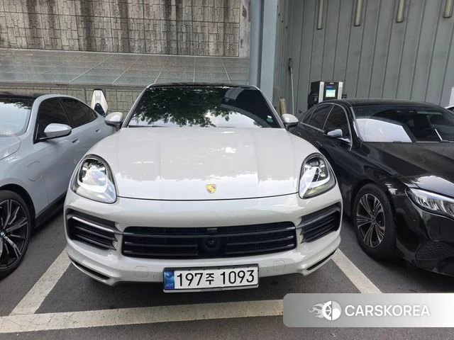 Porsche Cayenne (PO536) 2023 Серый из Кореи