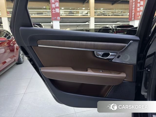 Volvo S90 2023 Черный из Китая