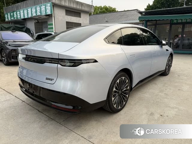 Nissan N7 2025 Серебристо-серый из Китая
