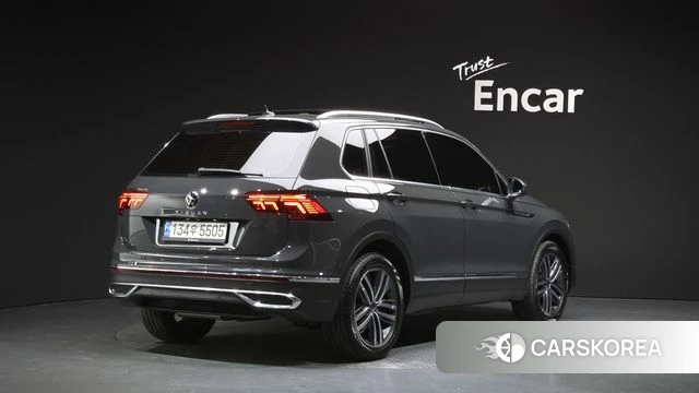 Volkswagen Tiguan second Generation 2022 Серый из Кореи