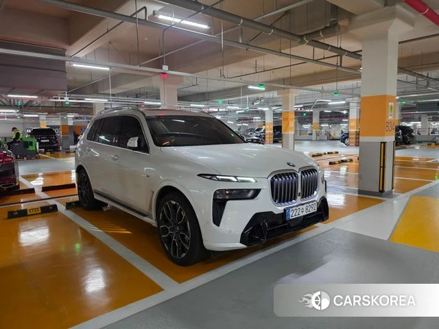 BMW X7 (G07) 2025 Белый из Кореи