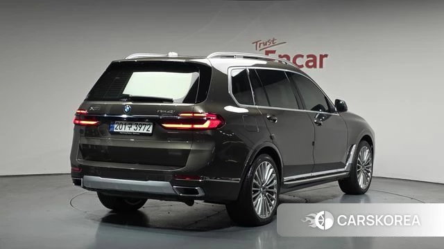 BMW X7 (G07) 2023 Песочный из Кореи
