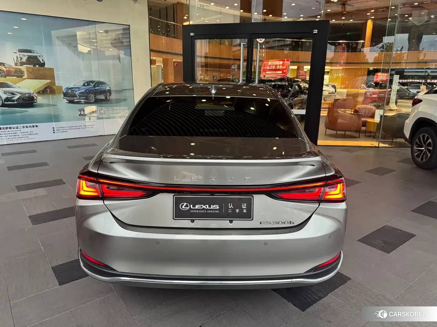 Lexus ES 2025 Silver/gray из Китая
