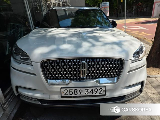Lincoln Aviator 2nd generation 2020 Белый из Кореи