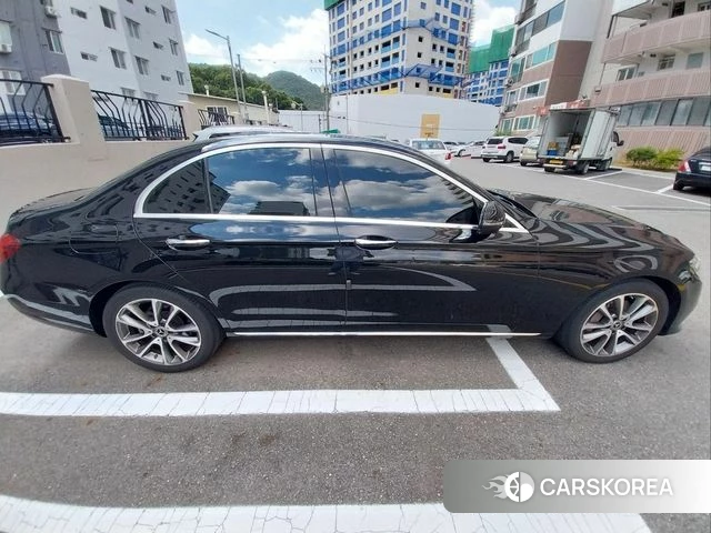 Mercedes-Benz E-Class W213 2019 Черный из Кореи