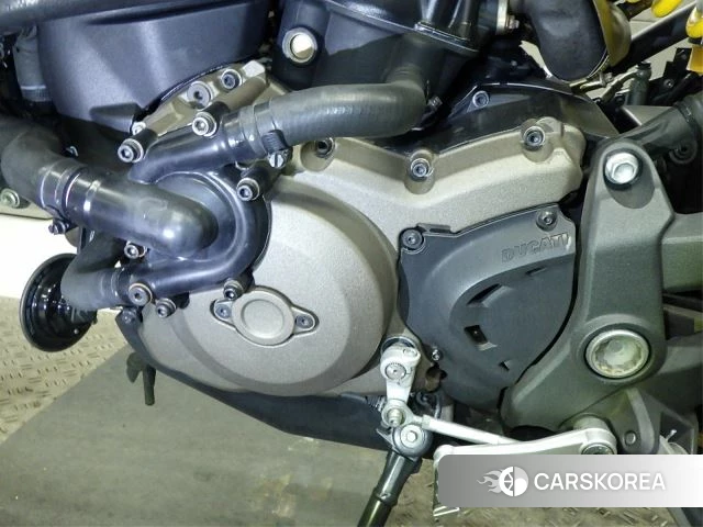 Engine photo
