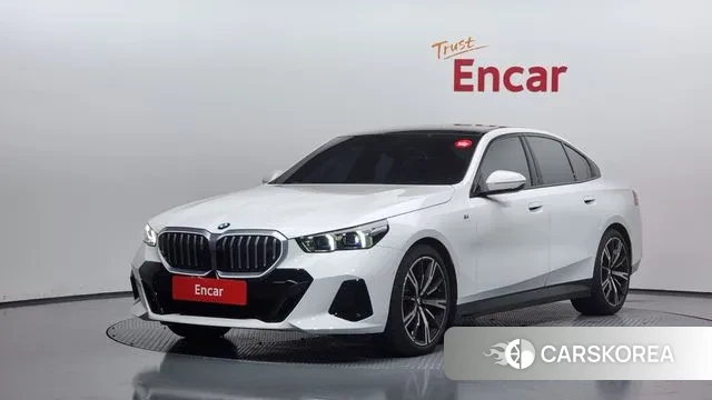 BMW 5 Series (G60) 2024 Белый из Кореи