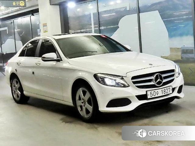 Mercedes-Benz C-Class W205 2018 Белый из Кореи