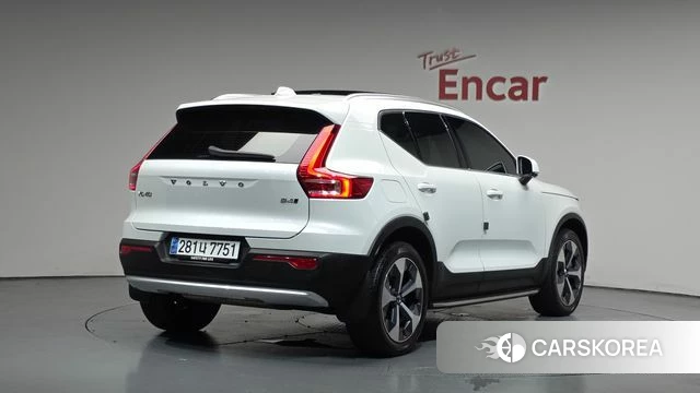 Volvo XC40 2023 Белый из Кореи