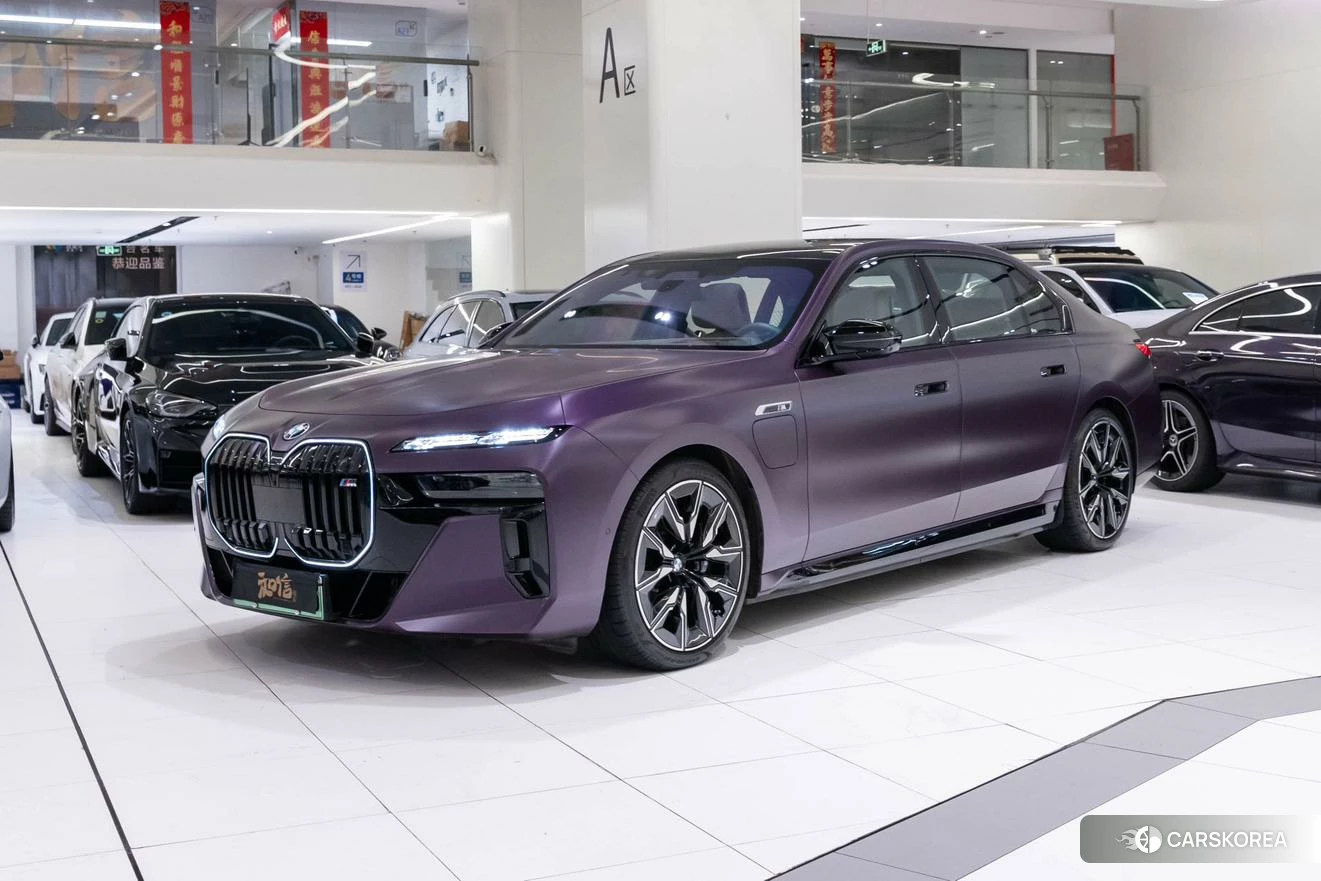 BMW 7 series PHEV 2023 Фиолетовый из Китая