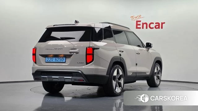 Ssangyong Torres EVX 2024 Жемчужный цвет из Кореи