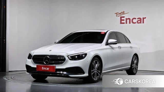 Mercedes-Benz E-Class W213 2022 Белый из Кореи