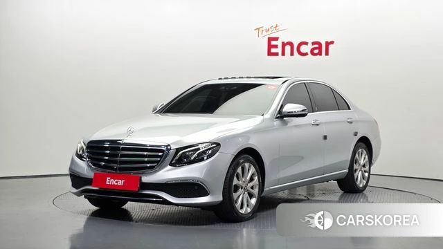 Mercedes-Benz E-Class W213 2018 Серебряный из Кореи